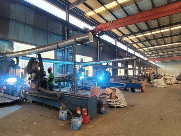 廠區(qū)車(chē)間